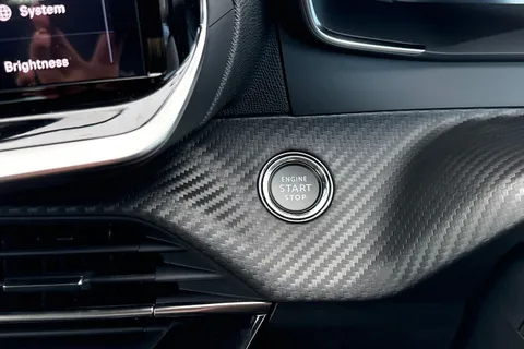  PEUGEOT 208 1.2 HYBRID Allure e-DSC6 Euro 6 (s/s) 5dr Thumbnail #52