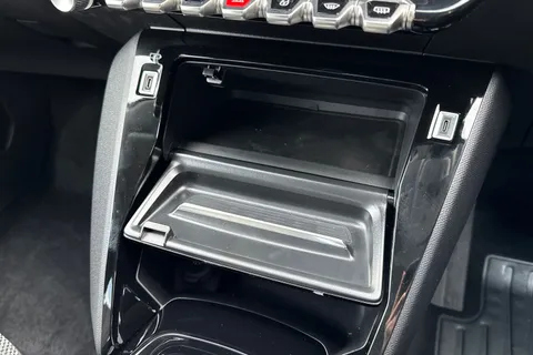  PEUGEOT 208 1.2 HYBRID Allure e-DSC6 Euro 6 (s/s) 5dr Thumbnail #55