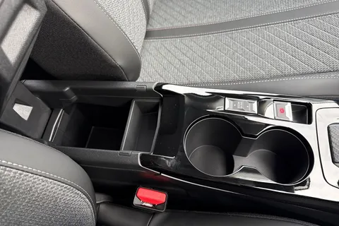  PEUGEOT 208 1.2 HYBRID Allure e-DSC6 Euro 6 (s/s) 5dr Thumbnail #58