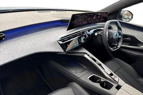 DE25WSX PEUGEOT 3008 1.2 HYBRID GT e-DSC6 Euro 6 (s/s) 5dr Thumbnail #14