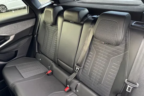 DE25WSX PEUGEOT 3008 1.2 HYBRID GT e-DSC6 Euro 6 (s/s) 5dr Thumbnail #18