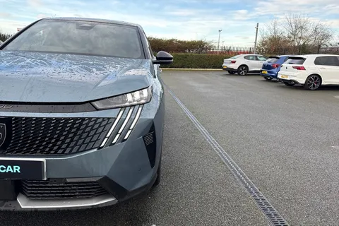 DE25WSX PEUGEOT 3008 1.2 HYBRID GT e-DSC6 Euro 6 (s/s) 5dr Thumbnail #28