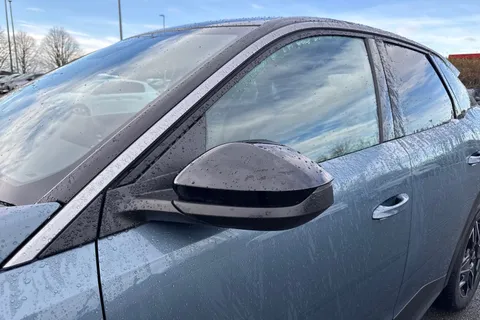 DE25WSX PEUGEOT 3008 1.2 HYBRID GT e-DSC6 Euro 6 (s/s) 5dr Thumbnail #31