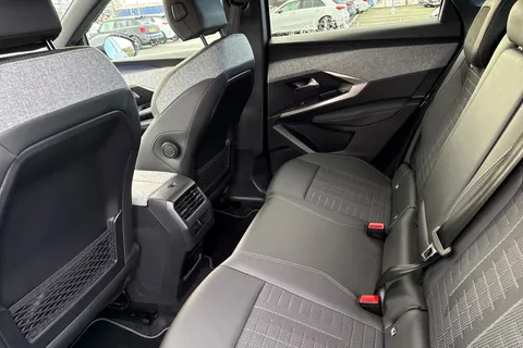 DE25WSX PEUGEOT 3008 1.2 HYBRID GT e-DSC6 Euro 6 (s/s) 5dr Thumbnail #33