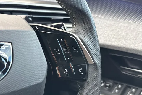 DE25WSX PEUGEOT 3008 1.2 HYBRID GT e-DSC6 Euro 6 (s/s) 5dr Thumbnail #37