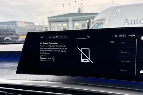 DE25WSX PEUGEOT 3008 1.2 HYBRID GT e-DSC6 Euro 6 (s/s) 5dr Thumbnail #42