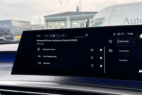 DE25WSX PEUGEOT 3008 1.2 HYBRID GT e-DSC6 Euro 6 (s/s) 5dr Thumbnail #44