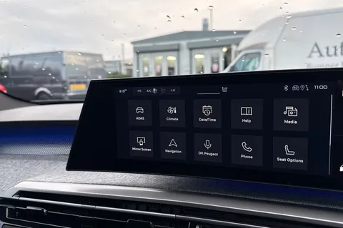 DE25WSX PEUGEOT 3008 1.2 HYBRID GT e-DSC6 Euro 6 (s/s) 5dr Thumbnail #45