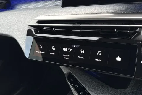 DE25WSX PEUGEOT 3008 1.2 HYBRID GT e-DSC6 Euro 6 (s/s) 5dr Thumbnail #48