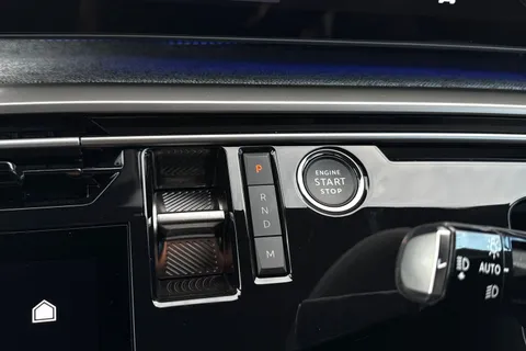 DE25WSX PEUGEOT 3008 1.2 HYBRID GT e-DSC6 Euro 6 (s/s) 5dr Thumbnail #49