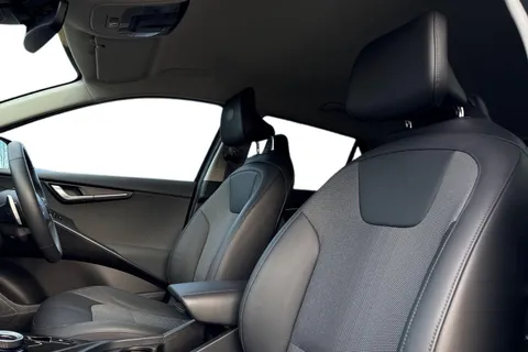 PK23XBR Kia Niro 1.6h GDi 3 DCT Euro 6 (s/s) 5dr Thumbnail #16