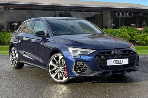 Audi S3 2.0 TFSI Black Edition Sportback S Tronic quattro Euro 6 (s/s) 5dr Thumbnail #2