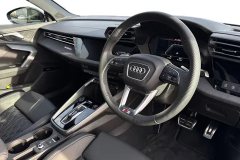 Audi S3 2.0 TFSI Black Edition Sportback S Tronic quattro Euro 6 (s/s) 5dr Thumbnail #14