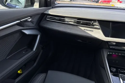 Audi S3 2.0 TFSI Black Edition Sportback S Tronic quattro Euro 6 (s/s) 5dr Thumbnail #20