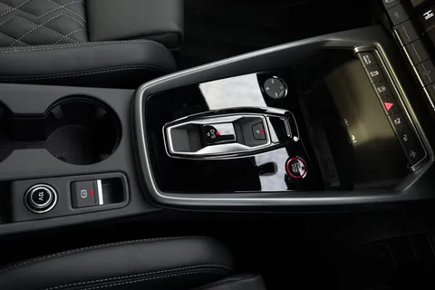Audi S3 2.0 TFSI Black Edition Sportback S Tronic quattro Euro 6 (s/s) 5dr Thumbnail #23