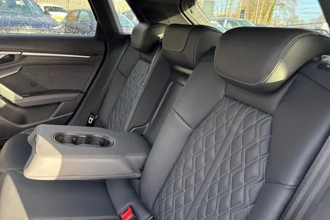 Audi S3 2.0 TFSI Black Edition Sportback S Tronic quattro Euro 6 (s/s) 5dr Thumbnail #34