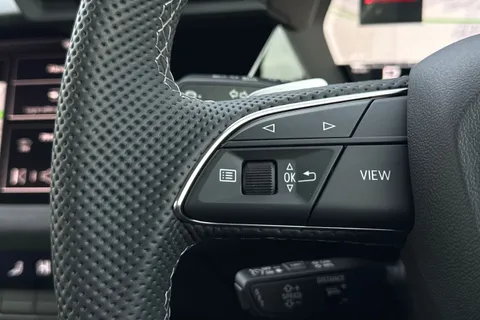 Audi S3 2.0 TFSI Black Edition Sportback S Tronic quattro Euro 6 (s/s) 5dr Thumbnail #40
