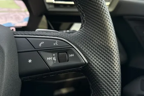 Audi S3 2.0 TFSI Black Edition Sportback S Tronic quattro Euro 6 (s/s) 5dr Thumbnail #41