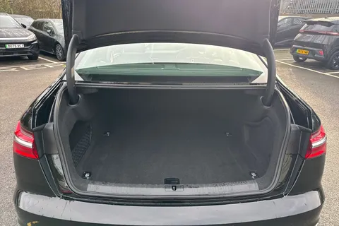 AV72UDB Audi A6 Saloon 2.0 TFSI 40 Sport S Tronic Euro 6 (s/s) 4dr Thumbnail #10