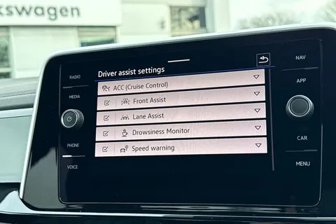 YS24FRZ Volkswagen T-Roc 2.0 TSI 4MOTION R-Line 5dr DSG | Heated Seats | Rear Camera Thumbnail #33