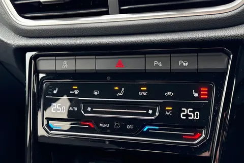 YS24FRZ Volkswagen T-Roc 2.0 TSI 4MOTION R-Line 5dr DSG | Heated Seats | Rear Camera Thumbnail #34
