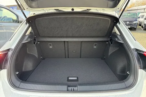 6 of 57 for Volkswagen T-Roc 1.0 TSI Match Euro 6 (s/s) 5dr