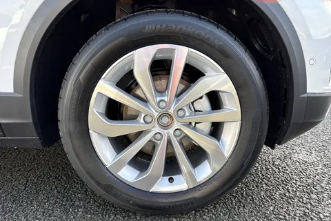 9 of 57 for Volkswagen T-Roc 1.0 TSI Match Euro 6 (s/s) 5dr