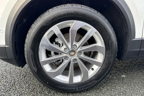 10 of 57 for Volkswagen T-Roc 1.0 TSI Match Euro 6 (s/s) 5dr