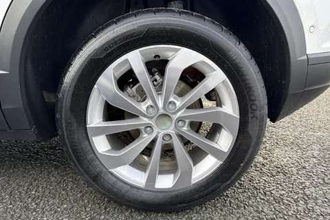 11 of 57 for Volkswagen T-Roc 1.0 TSI Match Euro 6 (s/s) 5dr