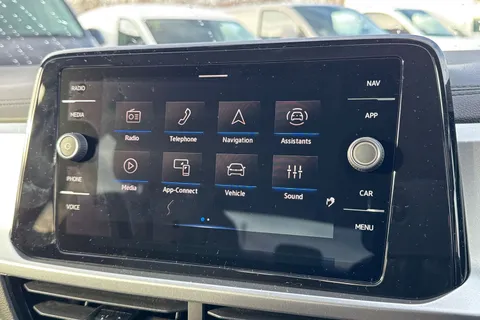 16 of 57 for Volkswagen T-Roc 1.0 TSI Match Euro 6 (s/s) 5dr