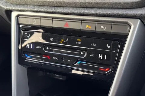 21 of 57 for Volkswagen T-Roc 1.0 TSI Match Euro 6 (s/s) 5dr