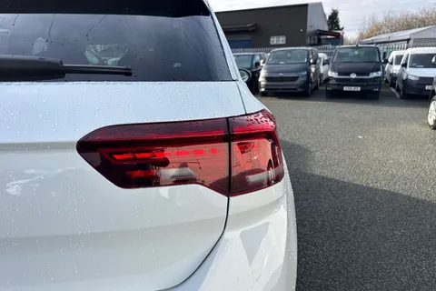 28 of 57 for Volkswagen T-Roc 1.0 TSI Match Euro 6 (s/s) 5dr