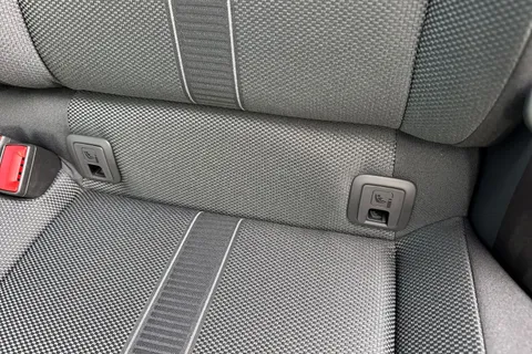 33 of 57 for Volkswagen T-Roc 1.0 TSI Match Euro 6 (s/s) 5dr