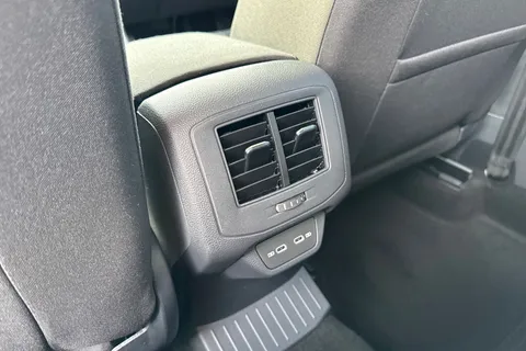 34 of 57 for Volkswagen T-Roc 1.0 TSI Match Euro 6 (s/s) 5dr