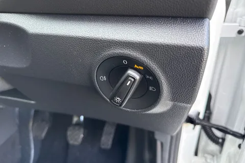 36 of 57 for Volkswagen T-Roc 1.0 TSI Match Euro 6 (s/s) 5dr