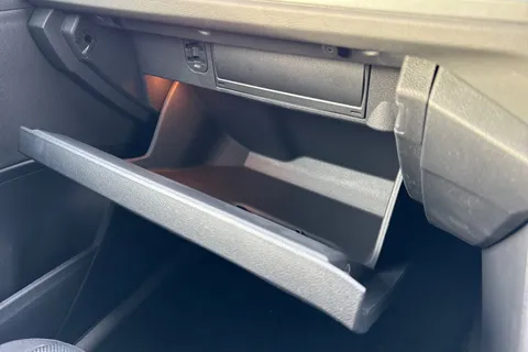 41 of 57 for Volkswagen T-Roc 1.0 TSI Match Euro 6 (s/s) 5dr