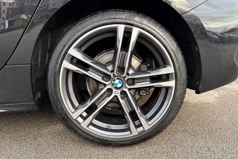 VK70ZTO BMW 1 Series 118d M Sport 5dr Step Auto Thumbnail #11