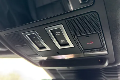 KP24OAJ Land Rover Range Rover Evoque 1.5 P300e Autobiography 5dr Thumbnail #24