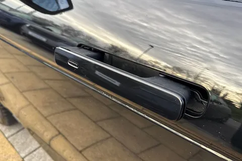 KP24OAJ Land Rover Range Rover Evoque 1.5 P300e Autobiography 5dr Thumbnail #33