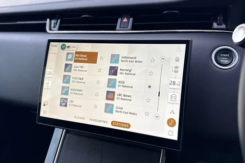 KP24OAJ Land Rover Range Rover Evoque 1.5 P300e Autobiography 5dr Thumbnail #37