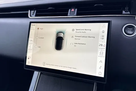 KP24OAJ Land Rover Range Rover Evoque 1.5 P300e Autobiography 5dr Thumbnail #40