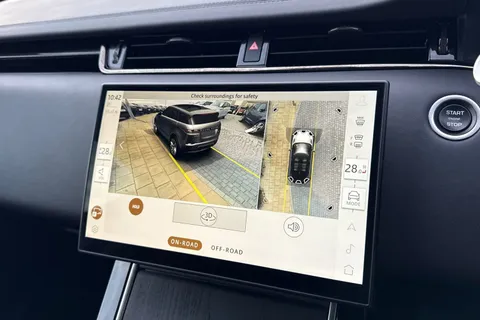 KP24OAJ Land Rover Range Rover Evoque 1.5 P300e Autobiography 5dr Thumbnail #41