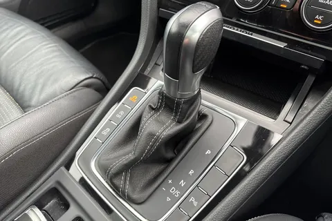 PK19TPZ Volkswagen Golf 2.0 TSI 300 R 5dr 4MOTION DSG Thumbnail #23