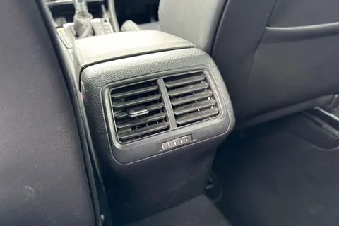 PK19TPZ Volkswagen Golf 2.0 TSI 300 R 5dr 4MOTION DSG Thumbnail #35