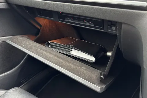 PK19TPZ Volkswagen Golf 2.0 TSI 300 R 5dr 4MOTION DSG Thumbnail #42