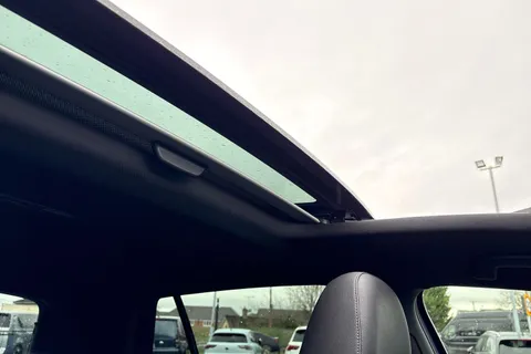 PK19TPZ Volkswagen Golf 2.0 TSI 300 R 5dr 4MOTION DSG Thumbnail #44