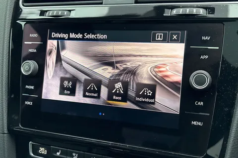 PK19TPZ Volkswagen Golf 2.0 TSI 300 R 5dr 4MOTION DSG Thumbnail #48