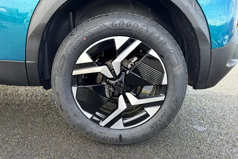  PEUGEOT 2008 1.2 PureTech Allure Edition Euro 6 (s/s) 5dr Thumbnail #11