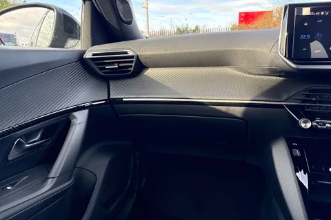  PEUGEOT 2008 1.2 PureTech Allure Edition Euro 6 (s/s) 5dr Thumbnail #19