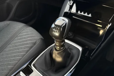  PEUGEOT 2008 1.2 PureTech Allure Edition Euro 6 (s/s) 5dr Thumbnail #22
